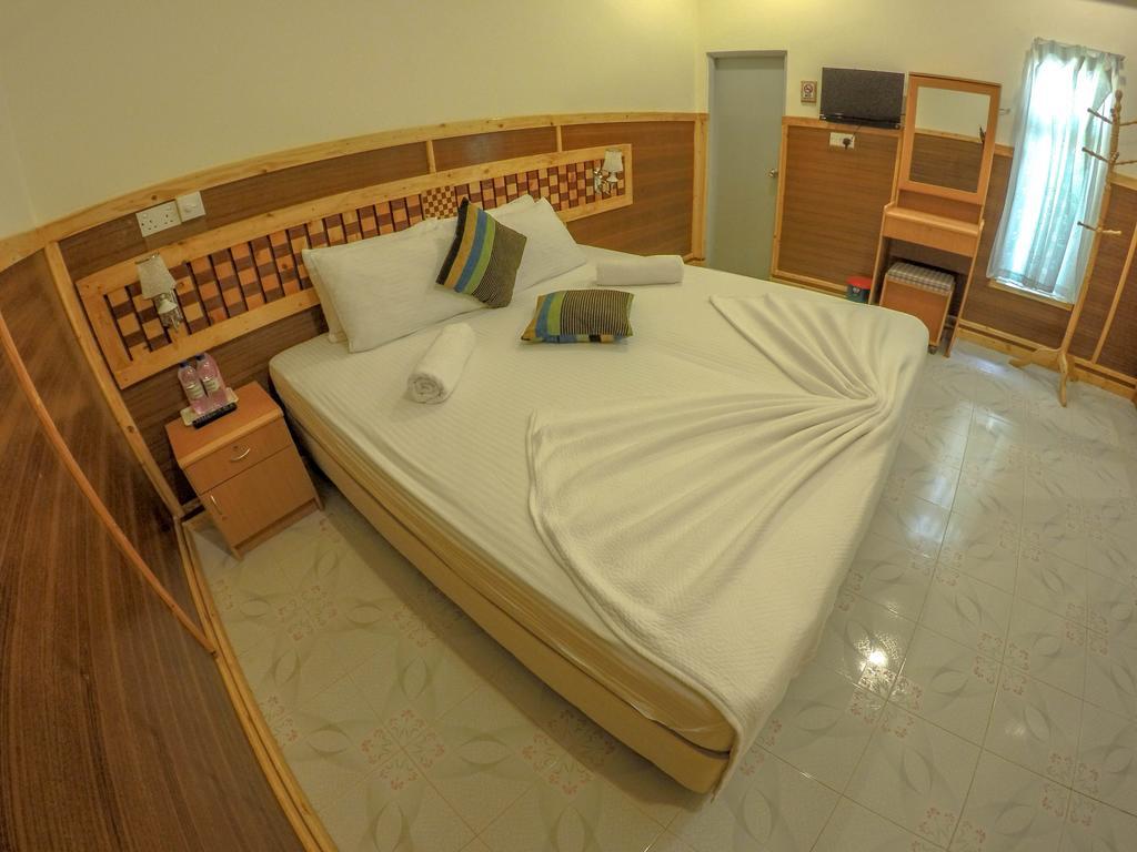 Hotel Shadow Palm Maafushi Habitación foto