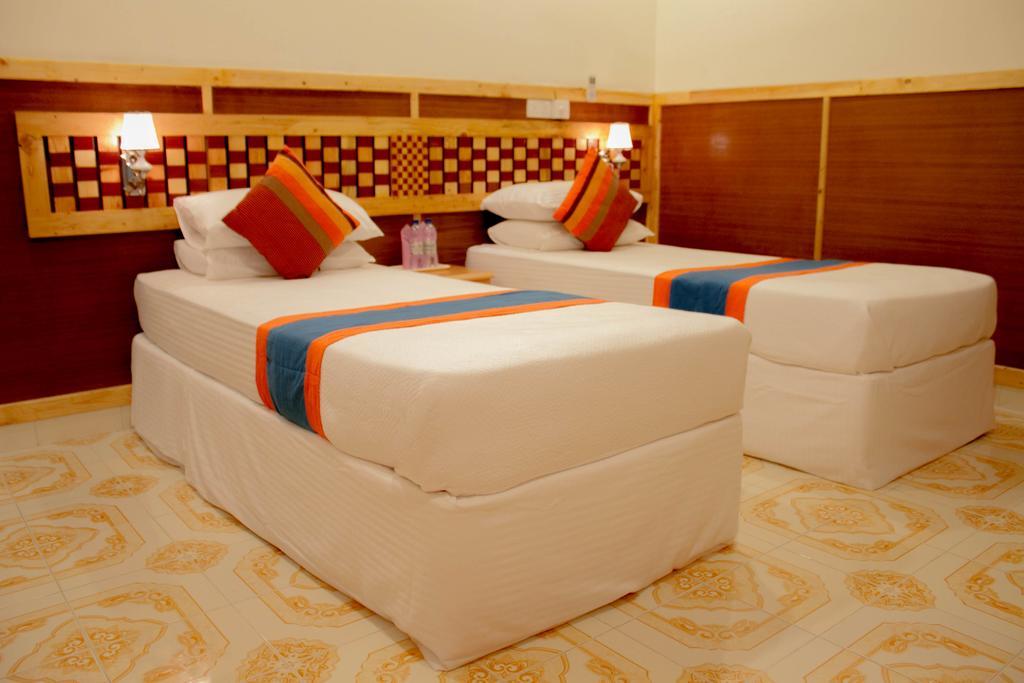 Hotel Shadow Palm Maafushi Habitación foto